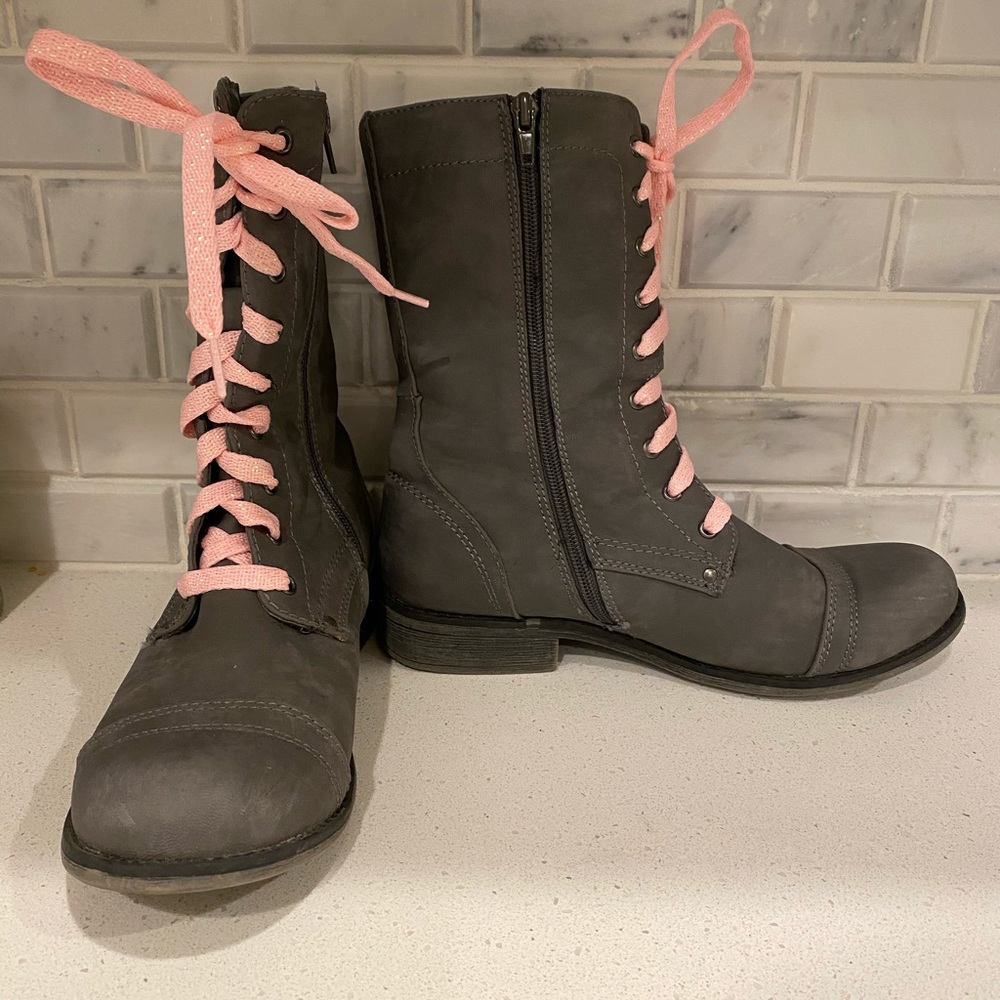 Gray combat motto boots pink laces Cathy Jean 9
